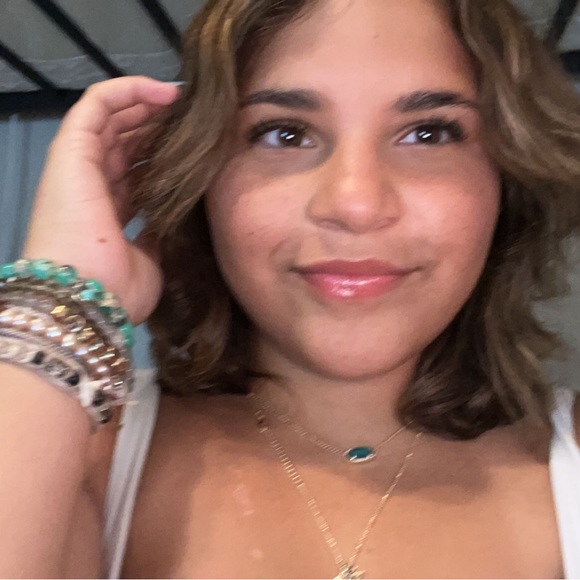 Meet your Posher, Destinee - Picture 1 of 1